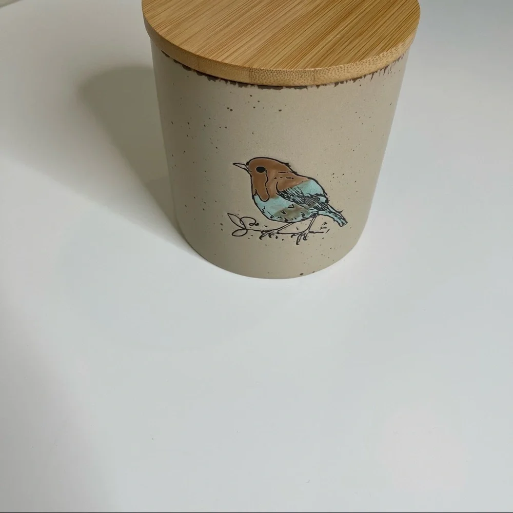 Spectrum Inhomestylez Larger Spring Bird Reactive Canister